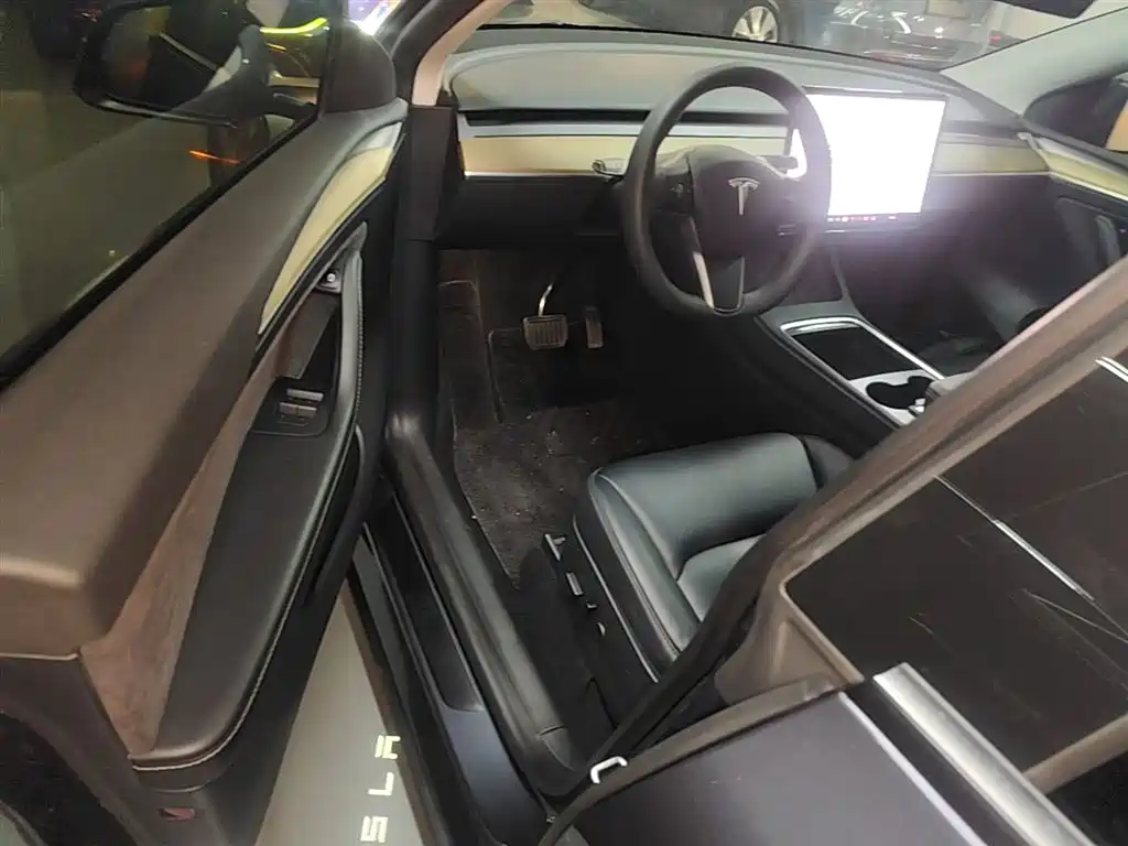 Tesla Model Y 2022 — фото 16