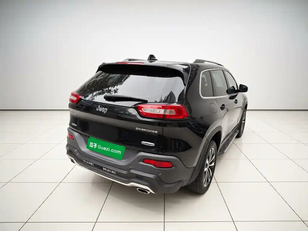 Jeep Cherokee 2016 — фото 4