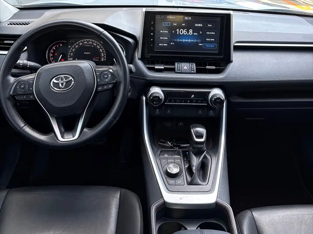 Toyota RAV4 2020 — фото 10