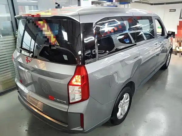 Wuling Journey 2021