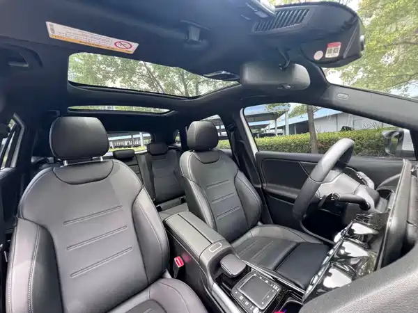 Mercedes-Benz GLA 2023
