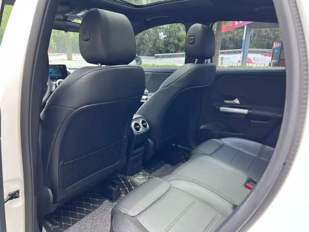 Mercedes-Benz GLA 2023