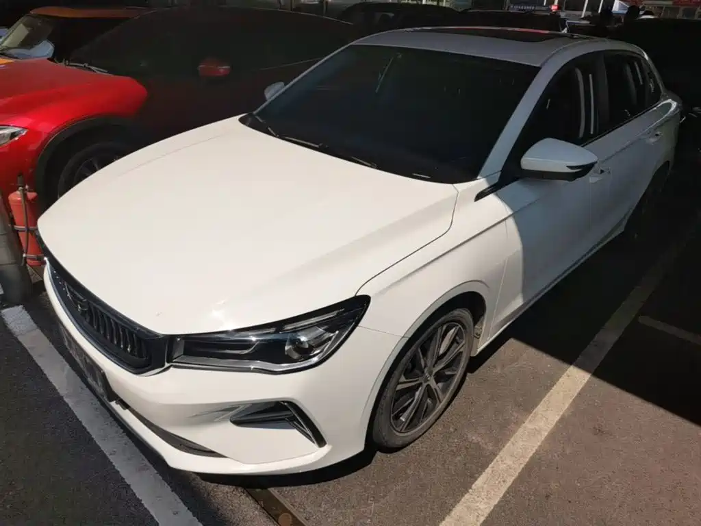 Geely Emgrand 2022