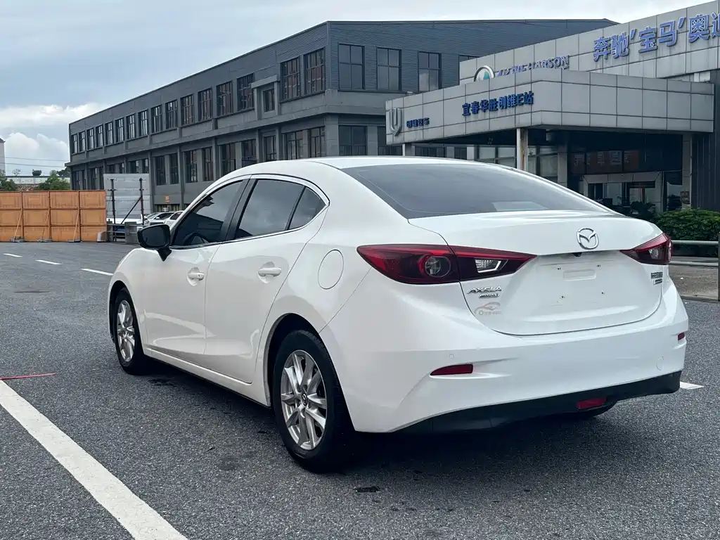 Mazda 3 Axela 2018 — фото 9