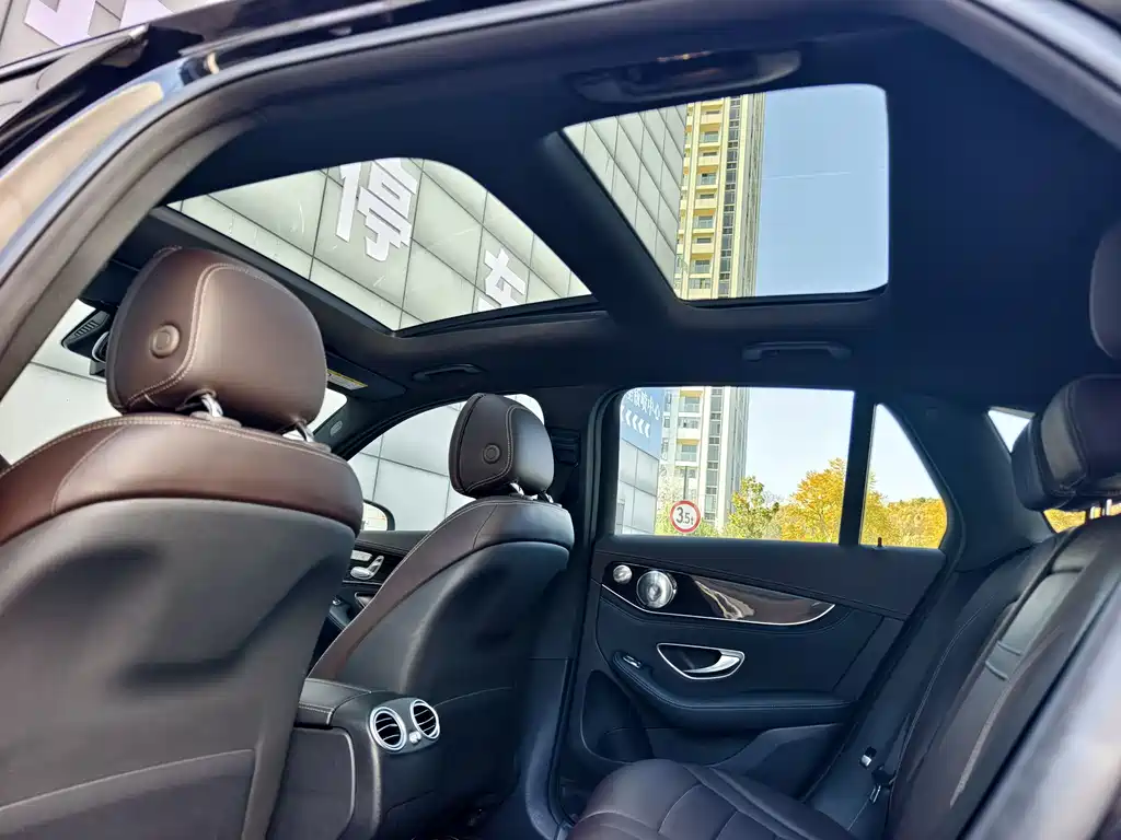 Mercedes-Benz GLC 2018 — фото 14
