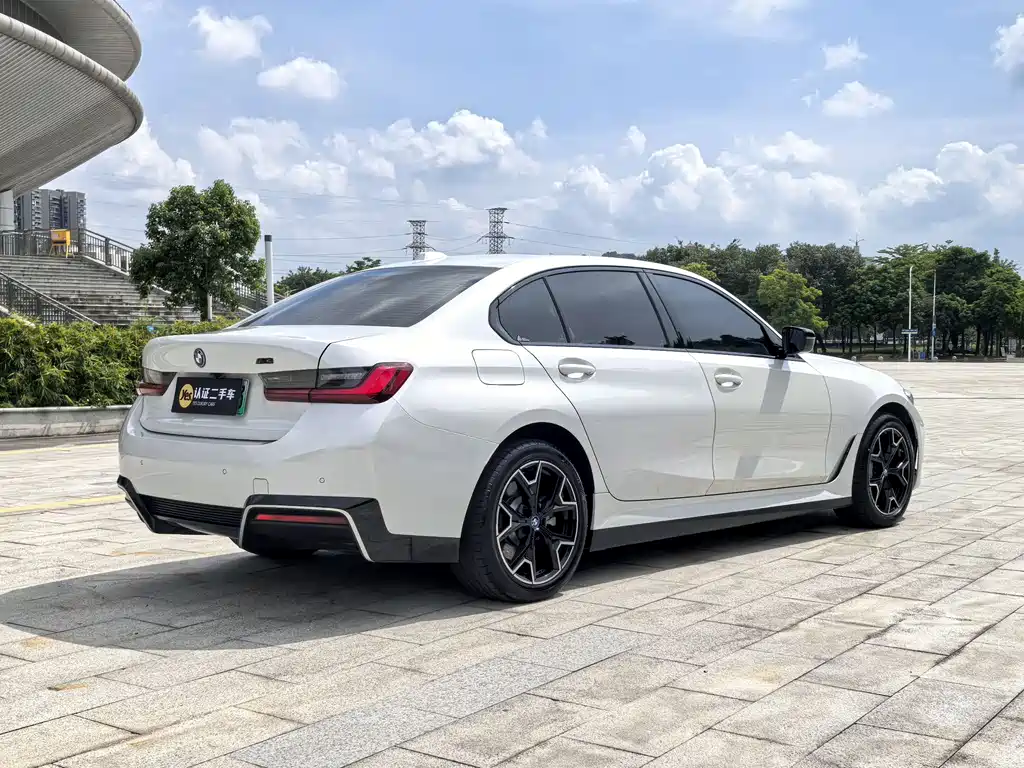 BMW i3 2024