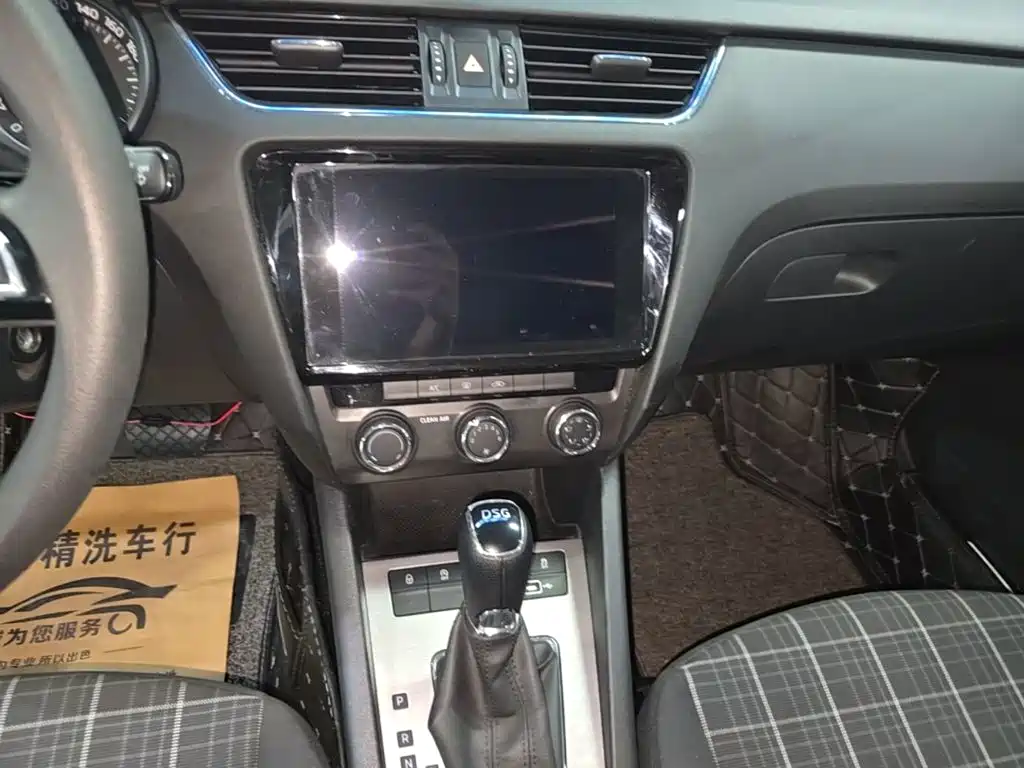 Skoda Octavia 2020 — фото 13