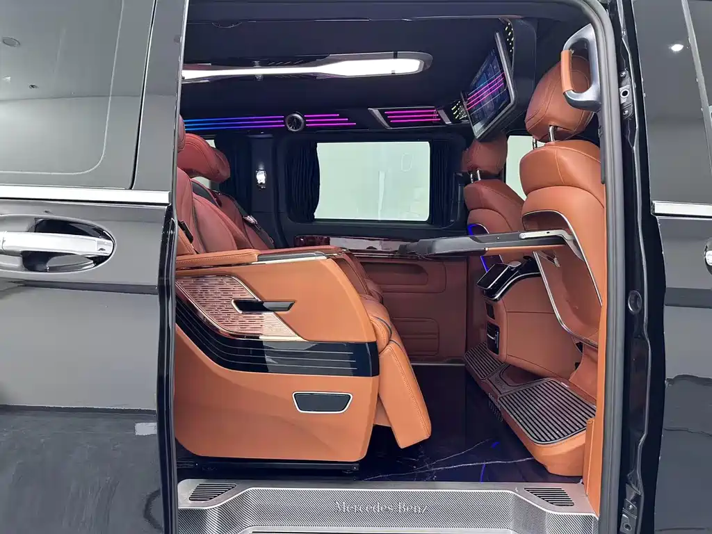 Mercedes-Benz Vito 2023 — фото 18