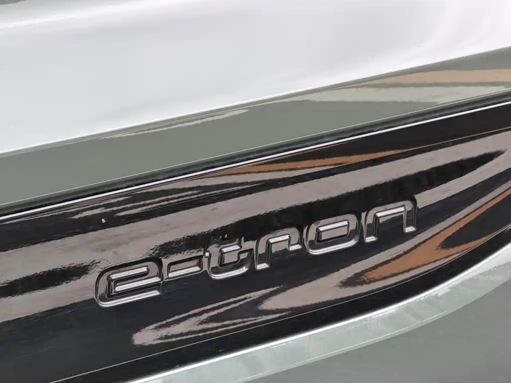 Audi Q6L e-tron 2025 — фото 20