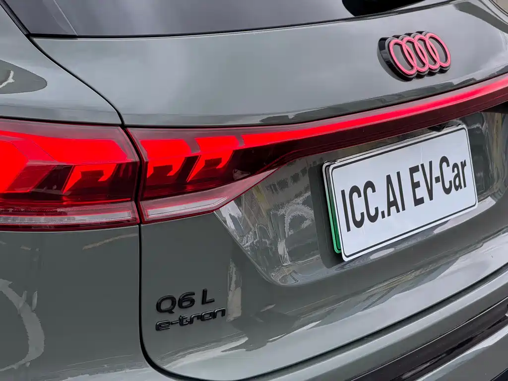 Audi Q6L e-tron 2025 — фото 21