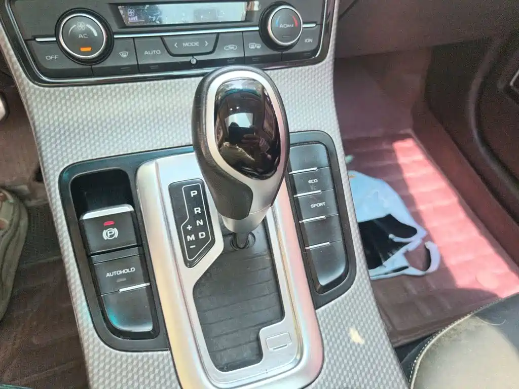 Geely Emgrand GS 2017 — фото 15