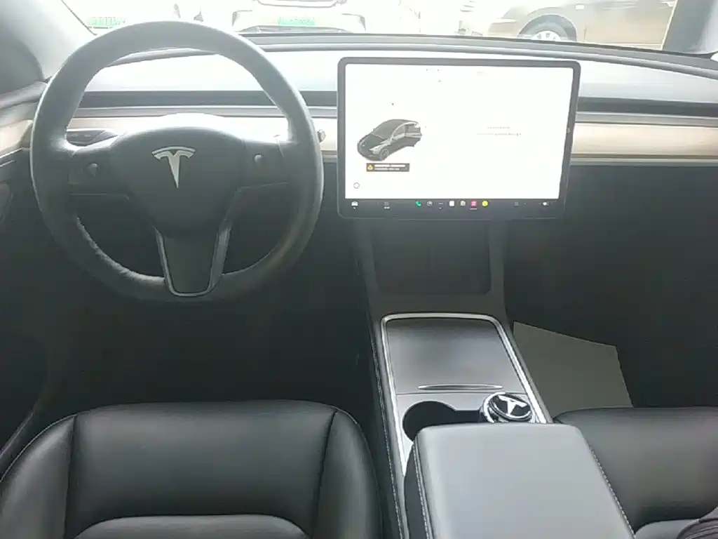 Tesla Model Y 2021 — фото 13