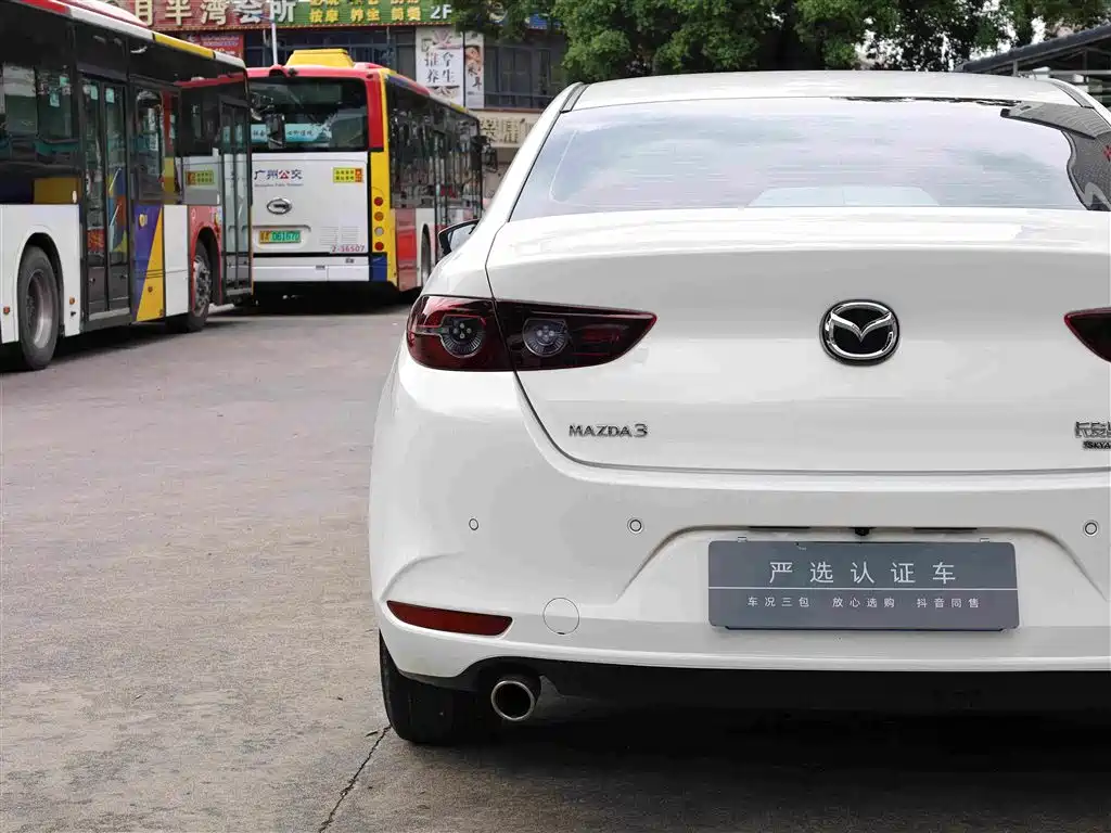 Mazda 3 Axela 2023 — фото 23