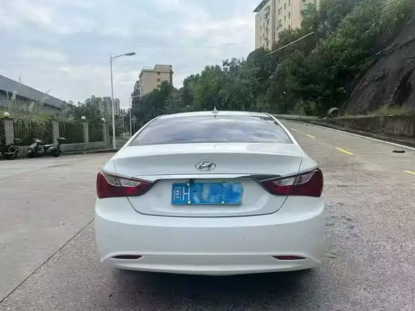 Hyundai Sonata 2012