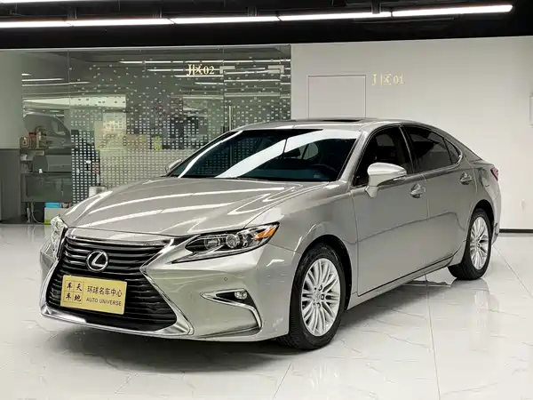 Lexus ES 2017