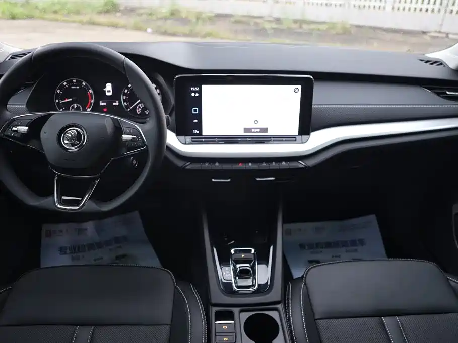 Skoda Octavia 2023 — фото 15