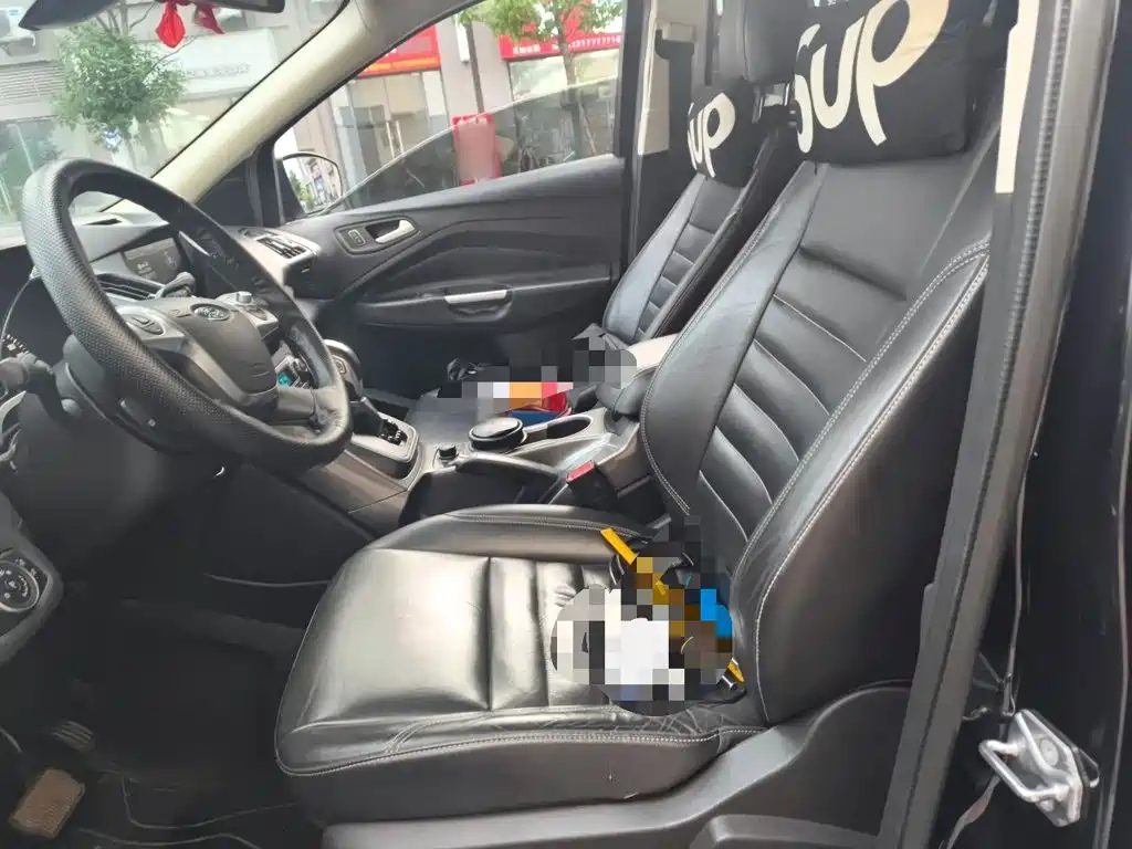 Ford Kuga 2015 — фото 11