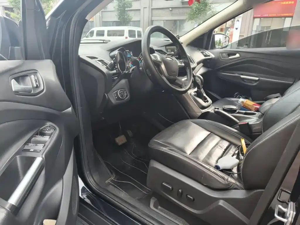 Ford Kuga 2015 — фото 12