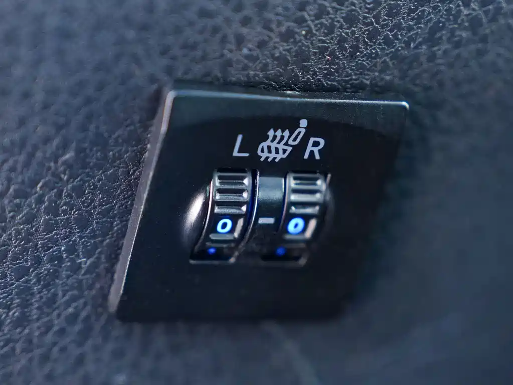 Toyota Yaris L 2022 — фото 17