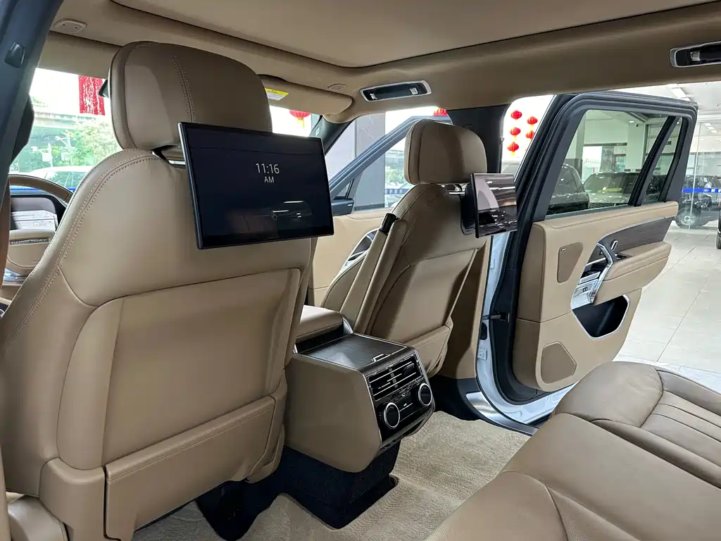 Land Rover Range Rover 2023 — фото 15