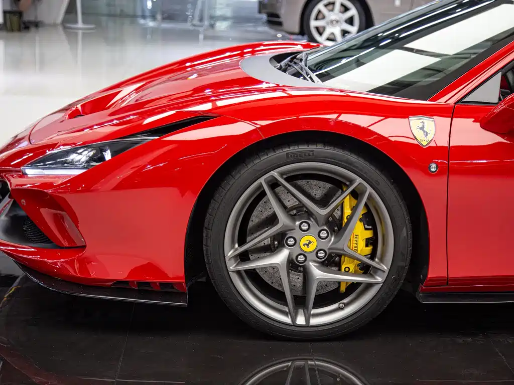 Ferrari F8 2022 — фото 16