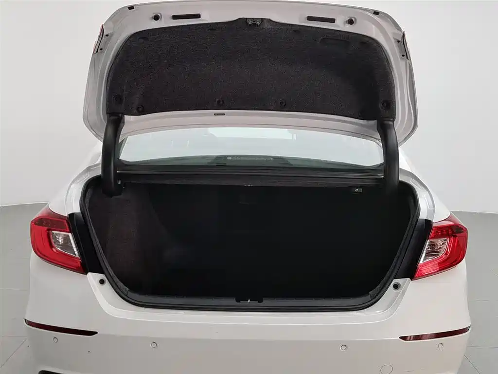 Honda Accord 2021 — фото 16