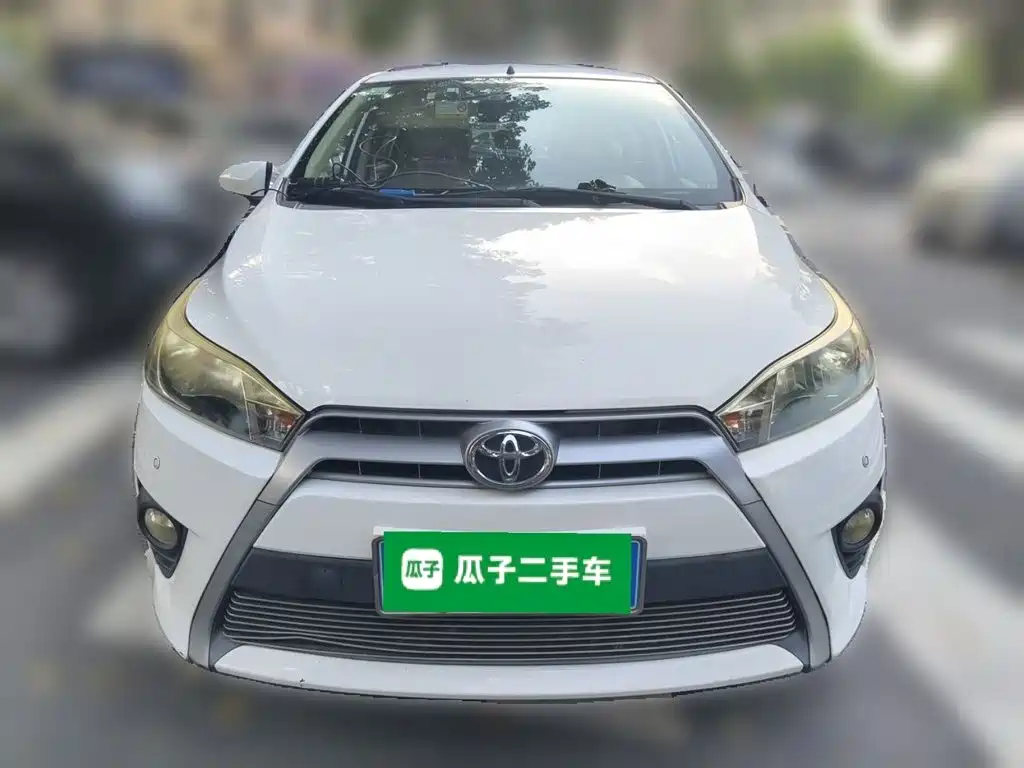 Toyota Yaris L 2014 — фото 2