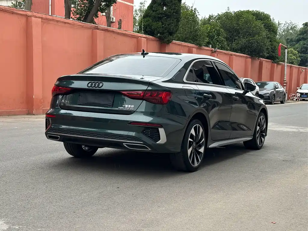 Audi A3 2023 — фото 4