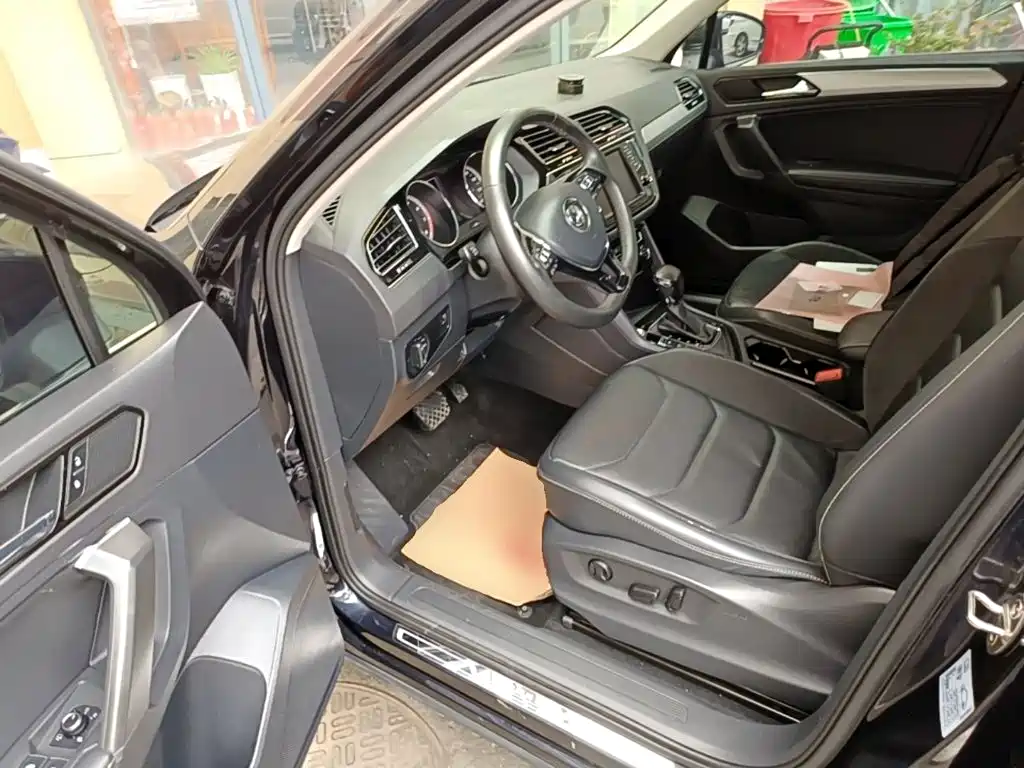 Volkswagen Tiguan L 2018 — фото 16