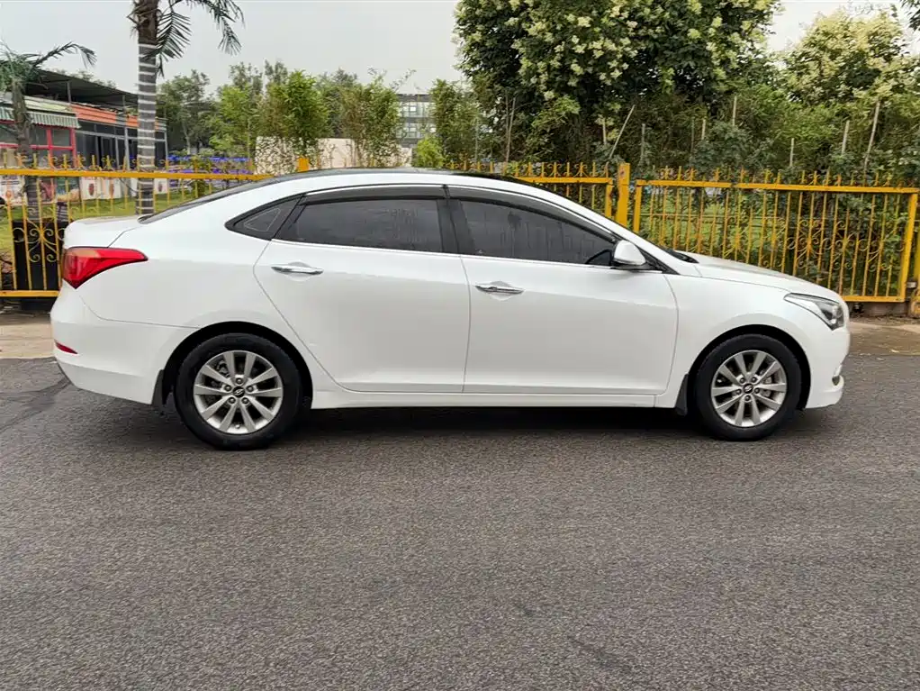 Hyundai Mistra 2015 — фото 11