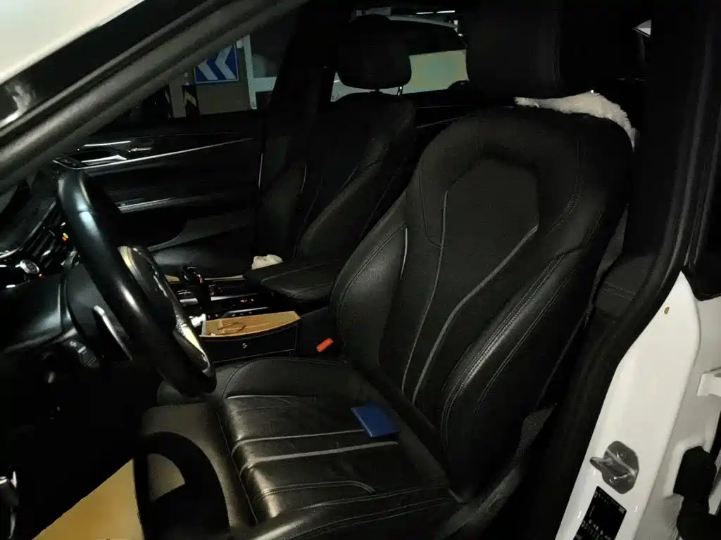 BMW 6 Series GT 2021 — фото 16