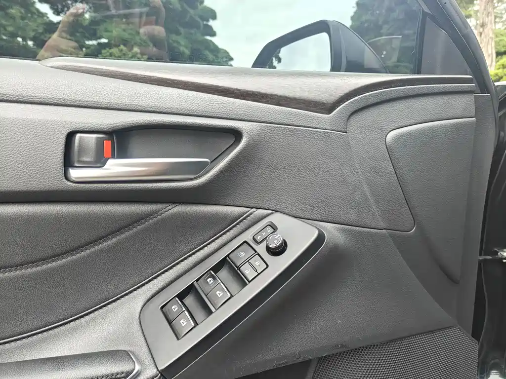 Toyota Avalon 2022 — фото 13