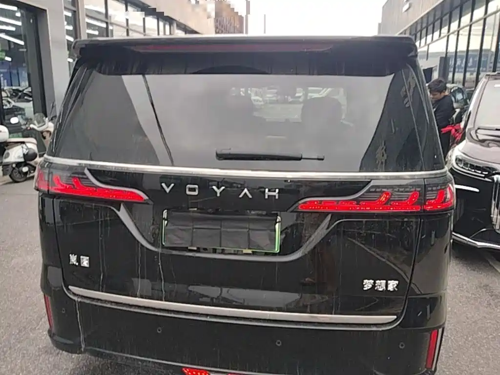 VOYAH Dreamer 2025
