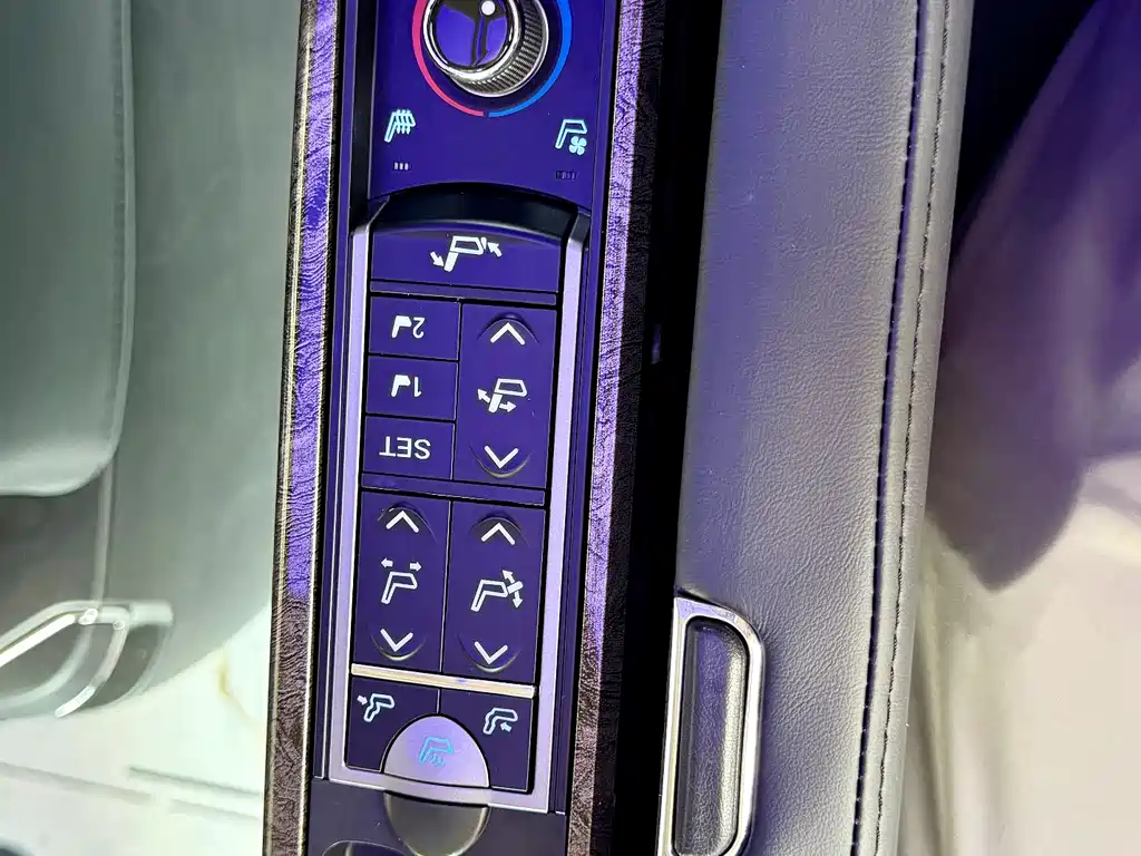 Toyota Sienna 2017 — фото 20