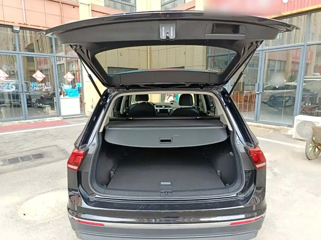 Volkswagen Tiguan L 2018 — фото 19