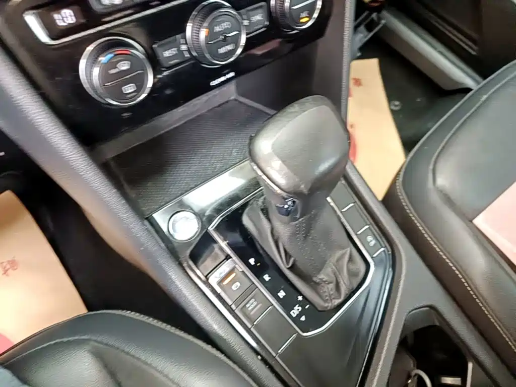 Volkswagen Tiguan L 2018 — фото 14