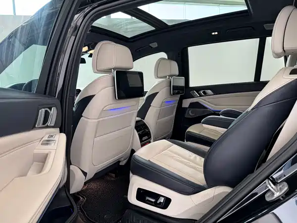 BMW X7 2021