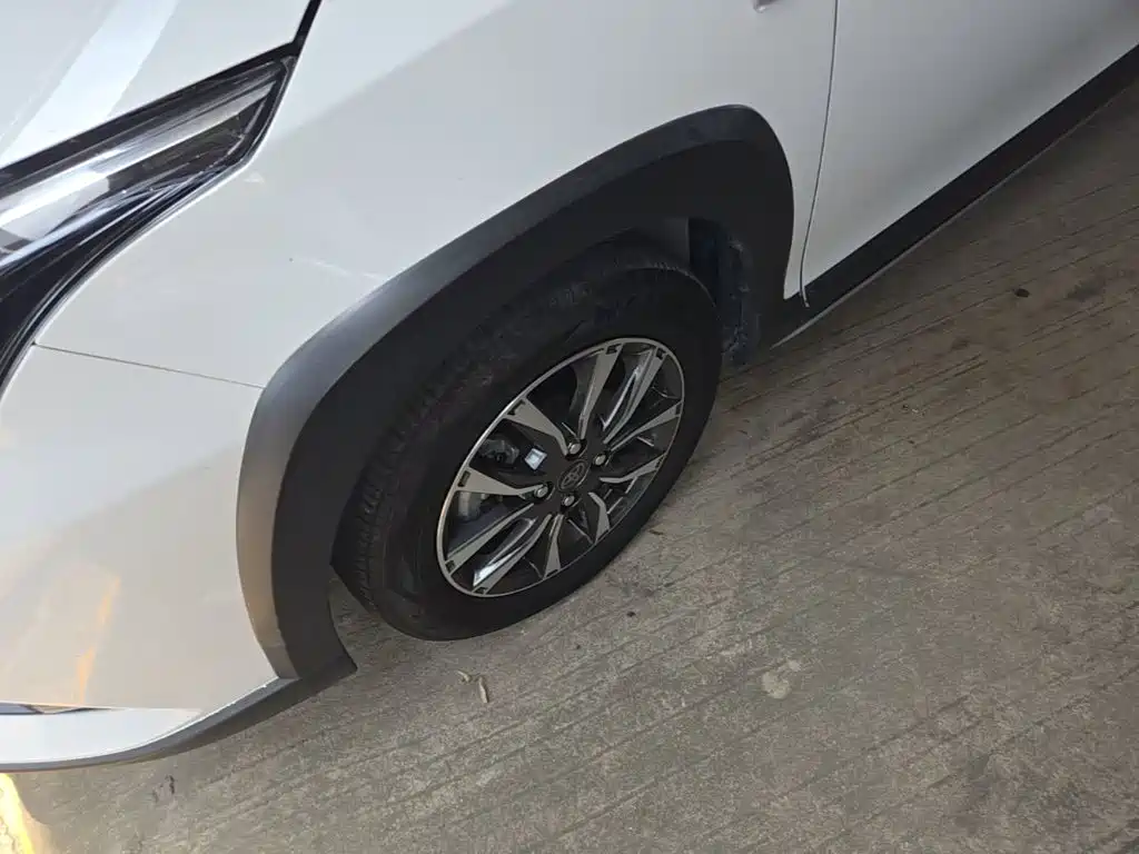 Toyota Yaris L 2023 — фото 23