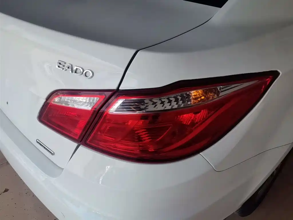 Changan Eado 2015 — фото 8