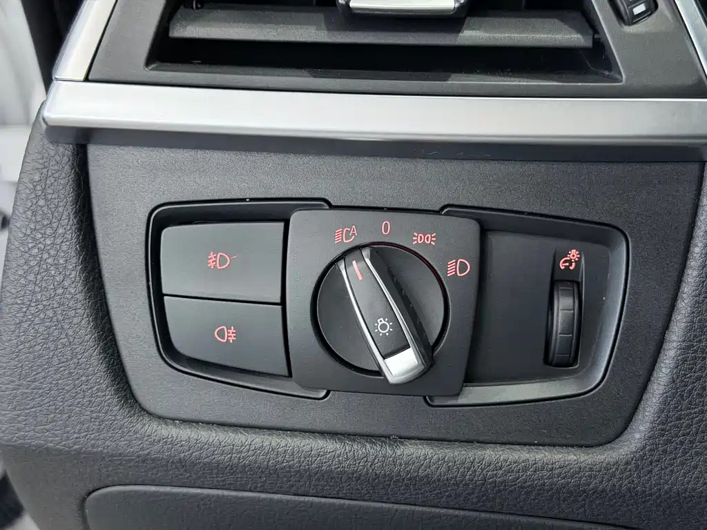 BMW 3 Series GT 2018 — фото 12
