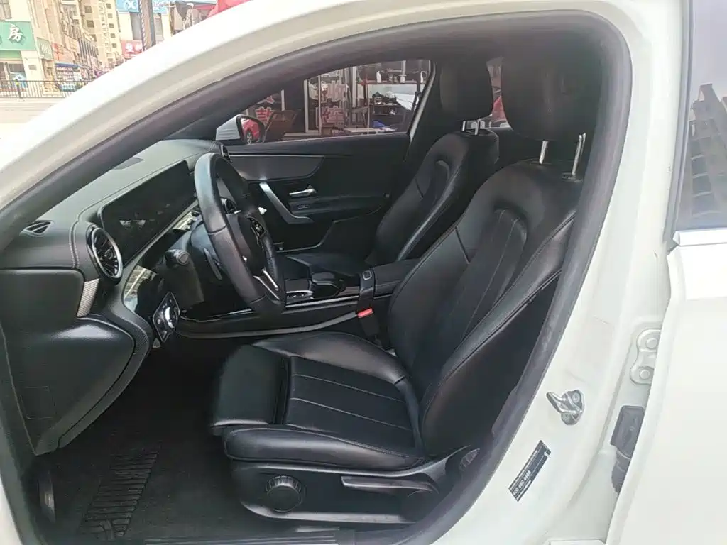 Mercedes-Benz A-Class 2020 — фото 15