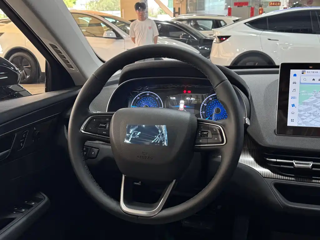 Hongqi E-QM5 — фото 8