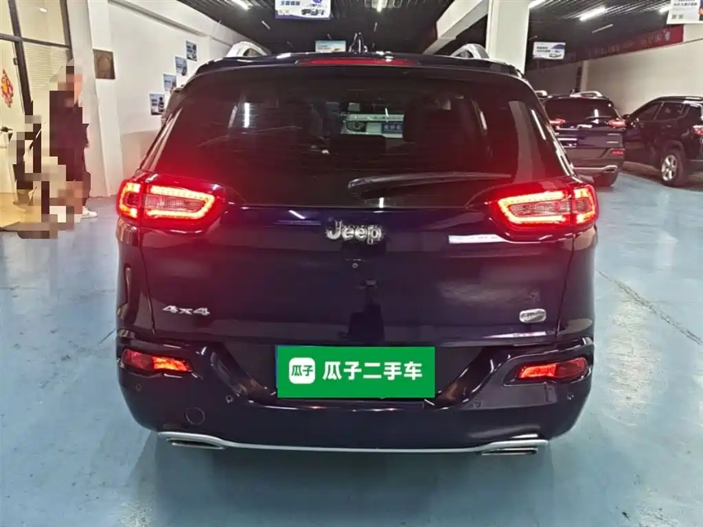 Jeep Cherokee 2018 — фото 6