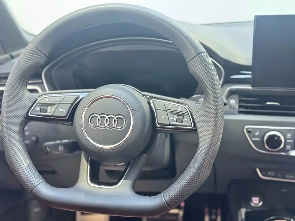 Audi A4L 2025 — фото 14