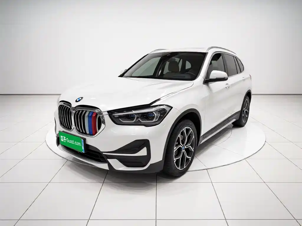 BMW X1 2022 — фото 1