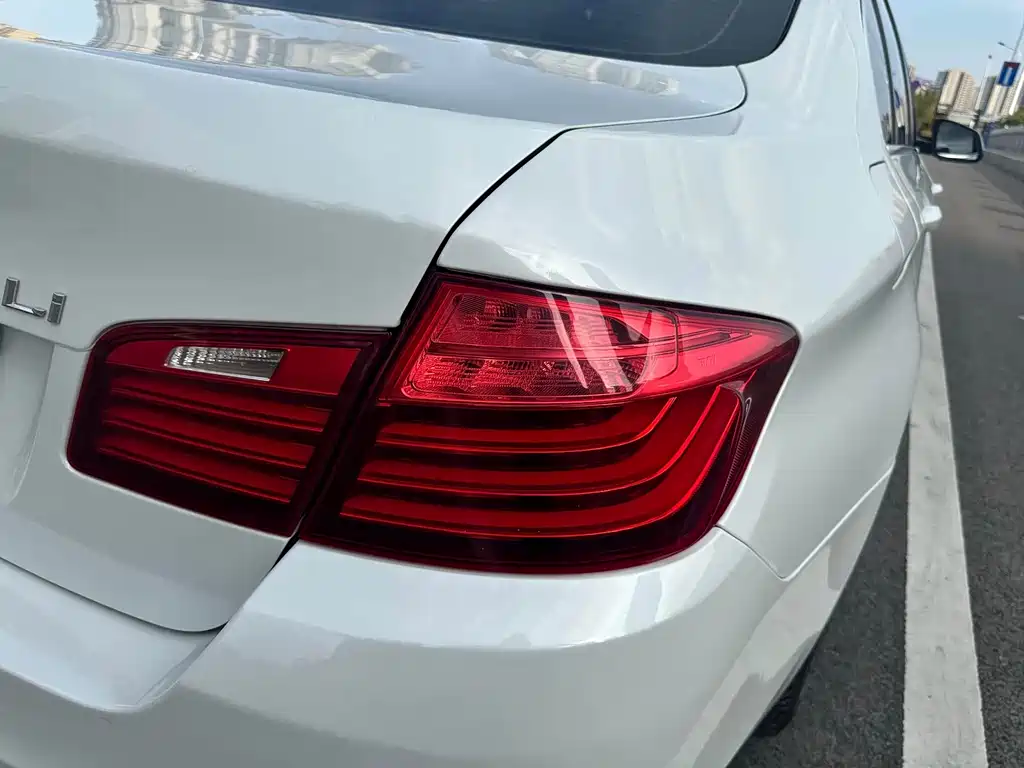 BMW 5 Series 2016 — фото 17