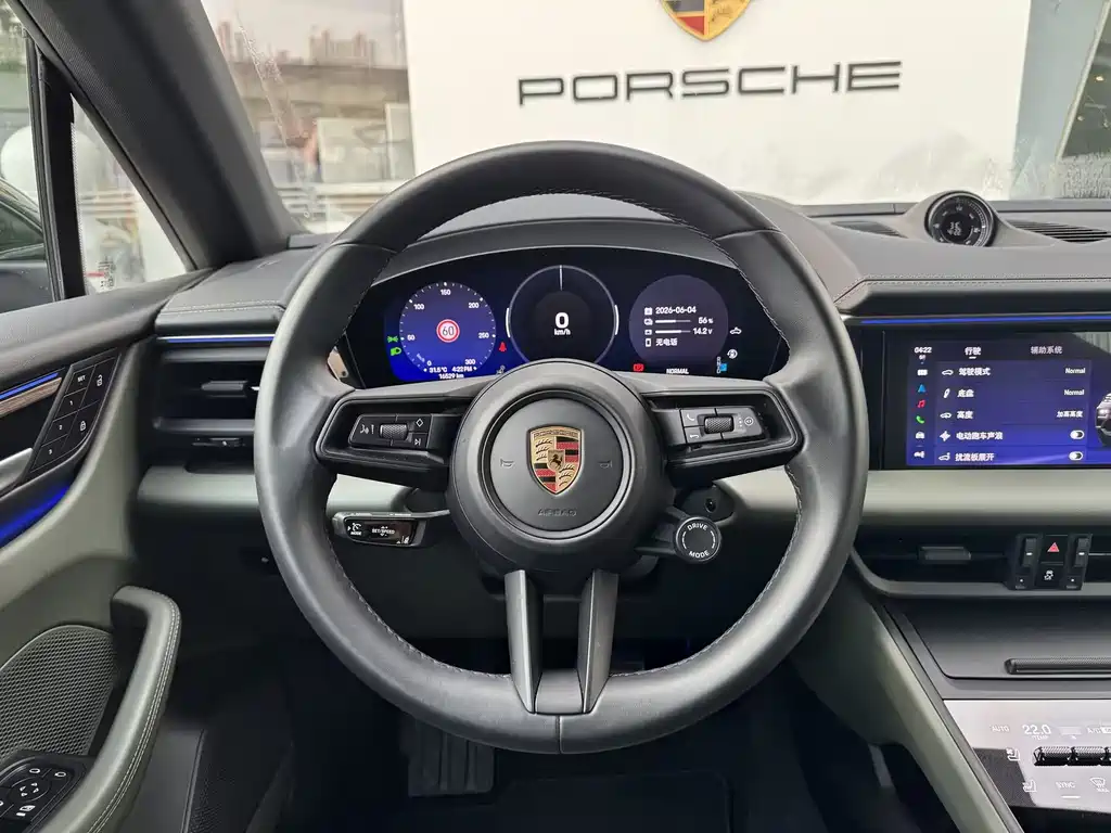 Porsche Macan EV 2025 — фото 12