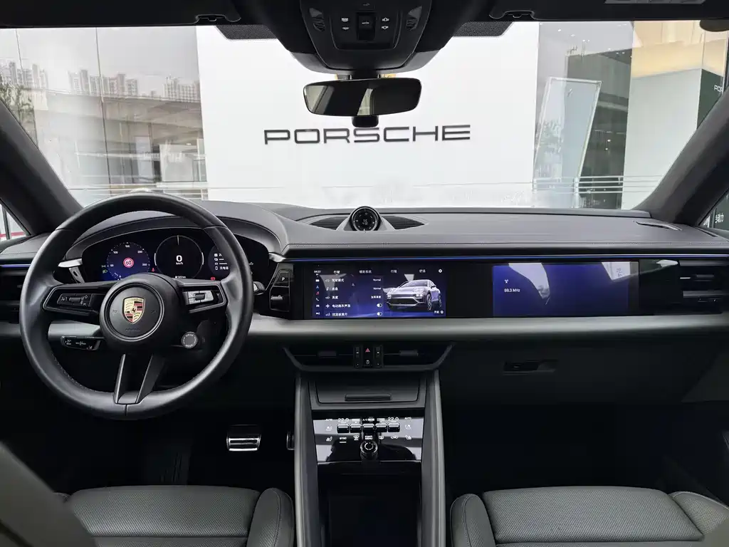 Porsche Macan EV 2025 — фото 16