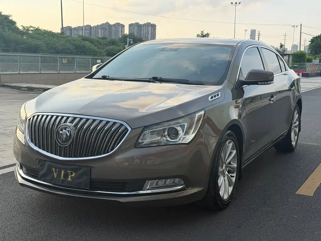 Buick LaCrosse 2015 — фото 1