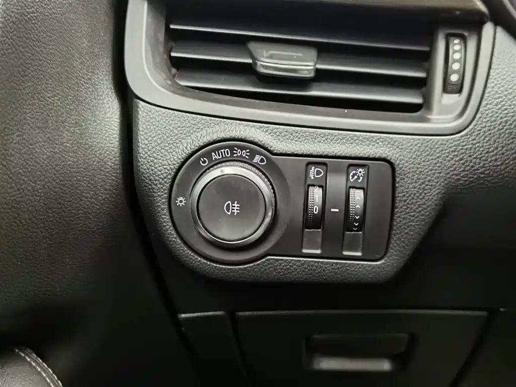 Buick Envision Plus 2020 — фото 21